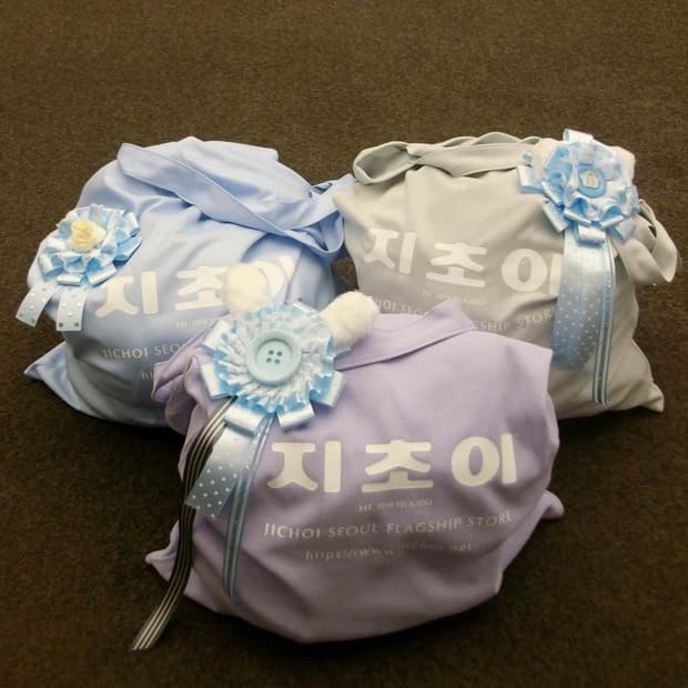 지초이 사은품 쇼퍼백 라벤더 구해요