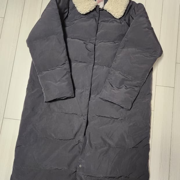 에잇세컨즈 블랙 부클 칼라 롱 패딩 점퍼 사이즈M

패딩점퍼/여성용/긴소