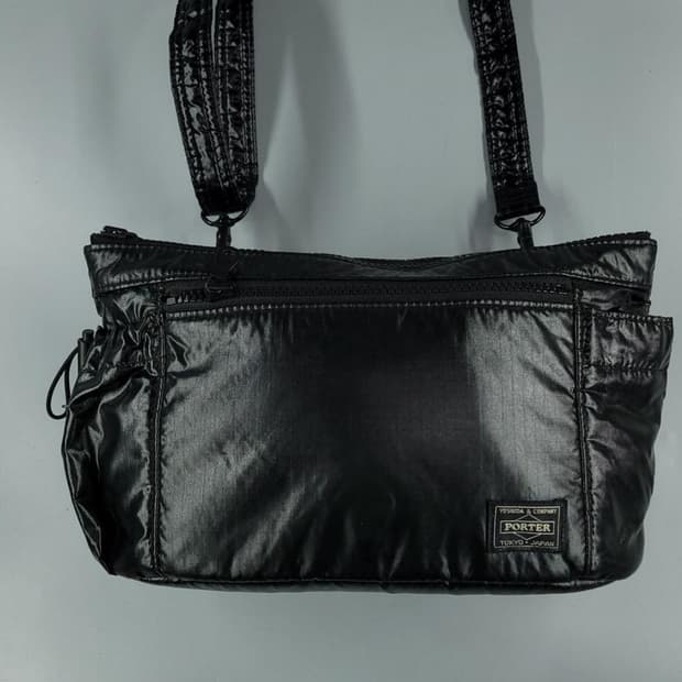 요시다포터 블랙 반광 톤톤 로고립스탑 숄더 크로스백