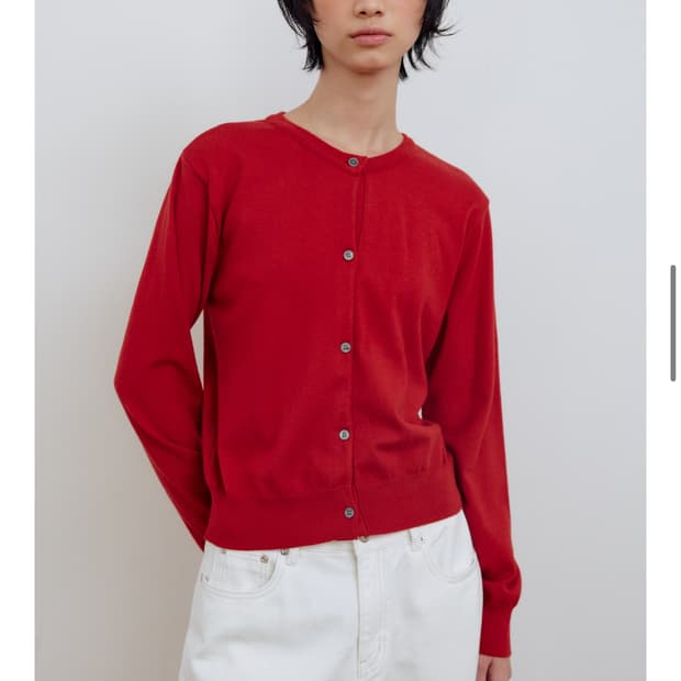 마조네 베이직 니트 가디건 레드 팝니다
