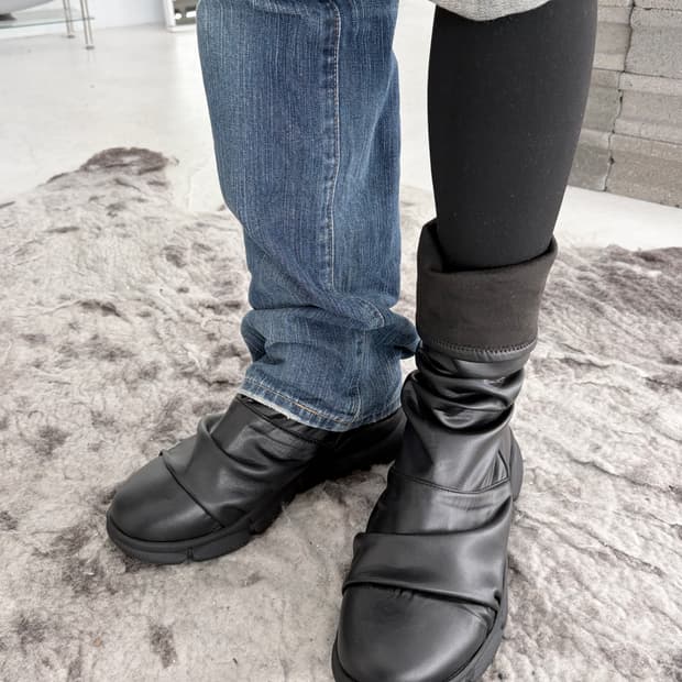 글램 드레이프 레더 부츠