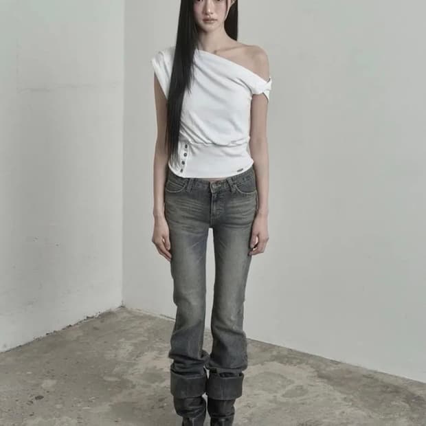 이네기 Waist-Shaped Button Top (white)
