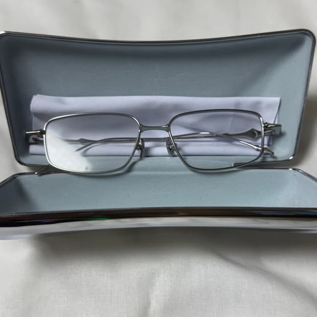 젠틀몬스터 아토믹