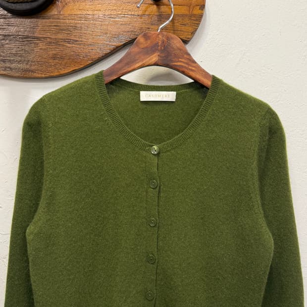 55) Cashmere Matcha Latte Green Cardigan