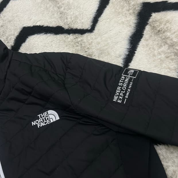 [여성L]노스페이스 브이모션 경량 자켓/블랙