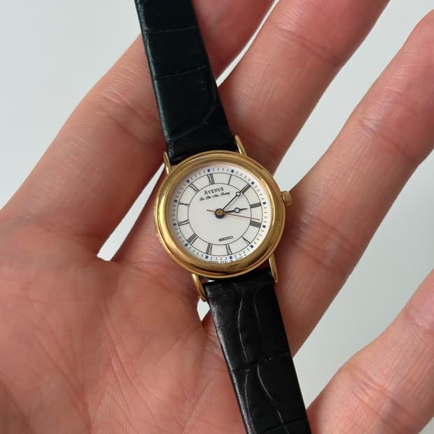 1980s Avenue Roman Gold Ladies Quartz