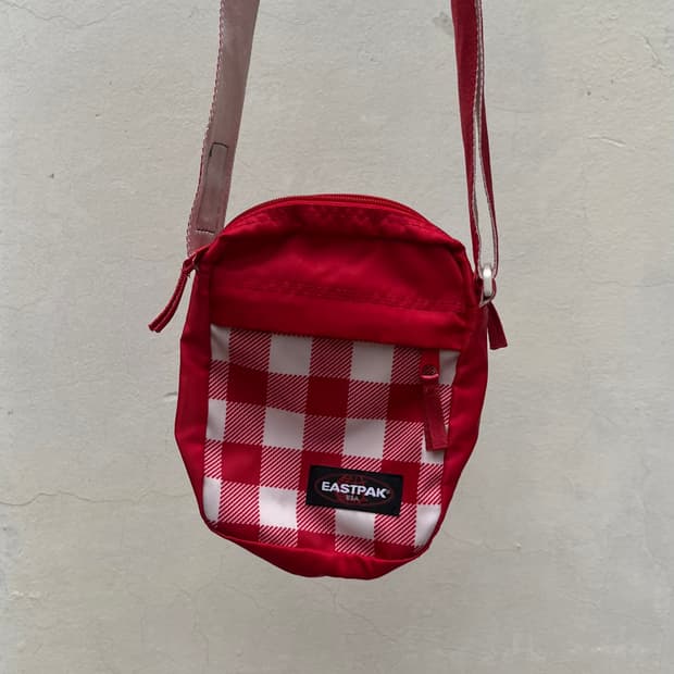 이스트팩 EASTPAK 크로스백