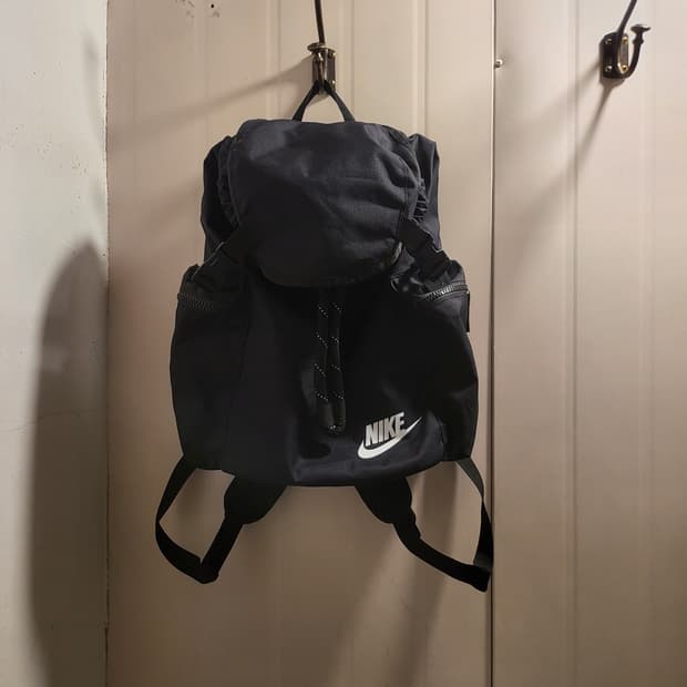 나이키 헤리티지 럭색 백팩 블랙