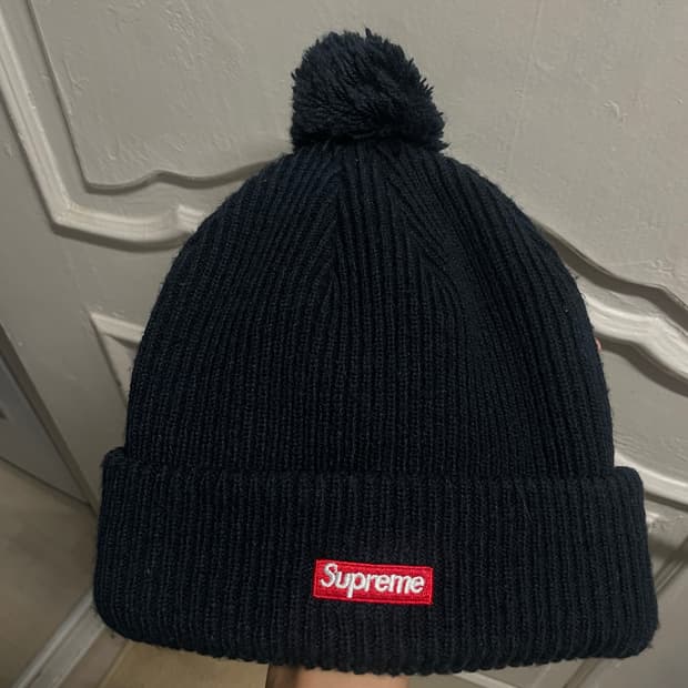 슈프림 뉴에라 방울비니