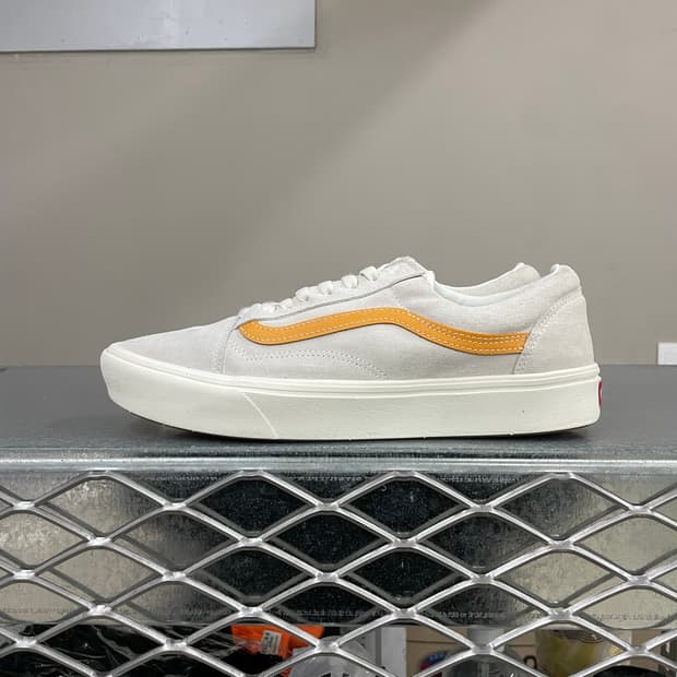 반스 컴피쿠쉬 화이트 옐로우 285