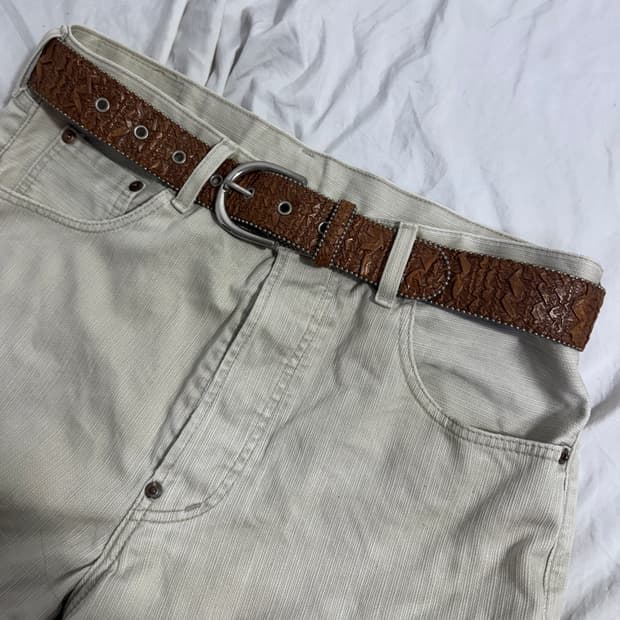 빈티지 크랙 볼 스터드 레더 벨트