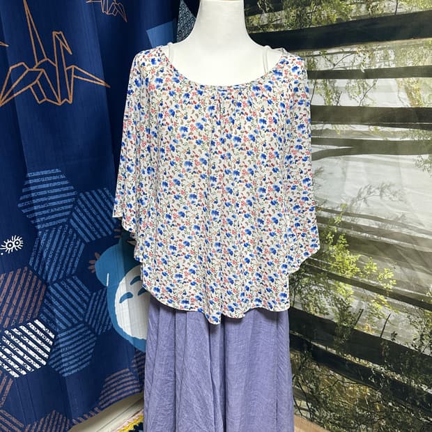 무료나눔:) 빈티지 하구미 플라워 케이프핏 블라우스