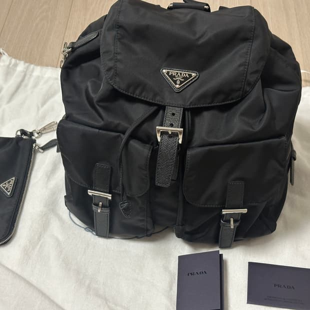 프라다 리나일론 백팩 미디움