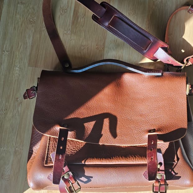 블루드쇼프 이글레어 사첼백 쿠바 리브레(M)