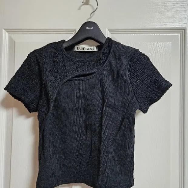 라티젠 컷아웃 반팔티