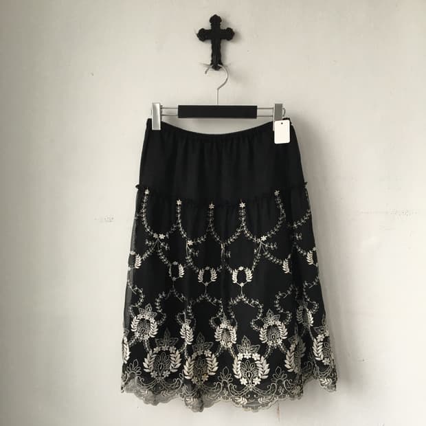 Ornament pattern needle work midi skirt