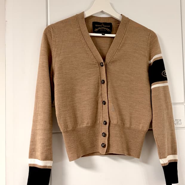 비비안웨스트우드 가디건 