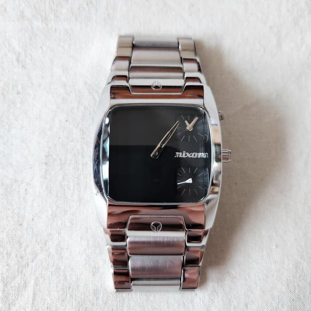 Nixon banks dual time watch