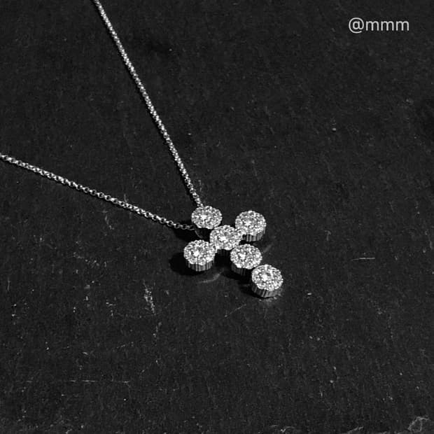 Dami Cross necklace