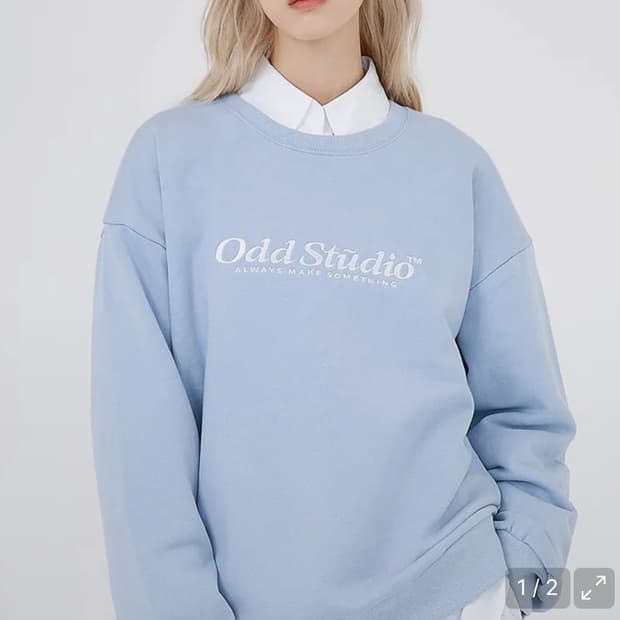 오드스튜디오 자수 맨투맨 티셔츠