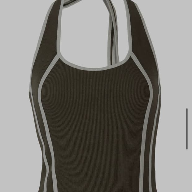 세릭 cerric 컬러 라인 홀터 나시 슬리브리스