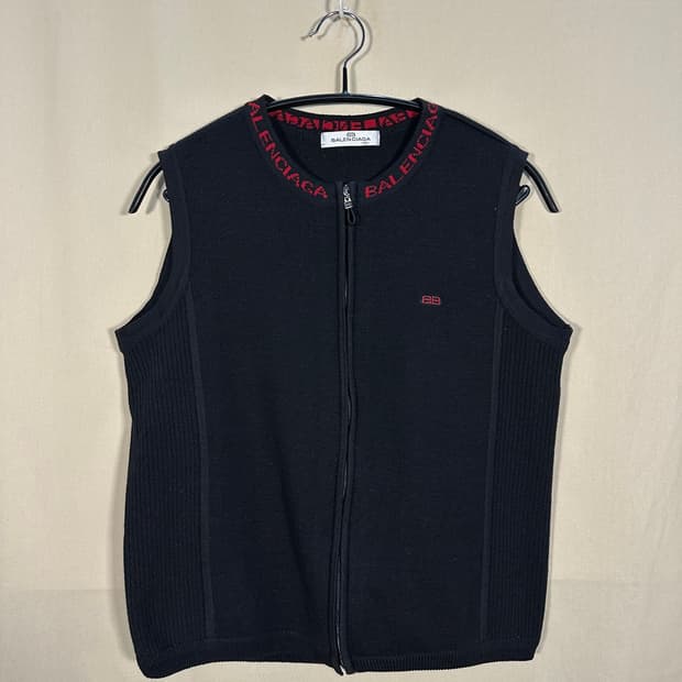 발렌시아가 레트로 조끼 집업 처분 