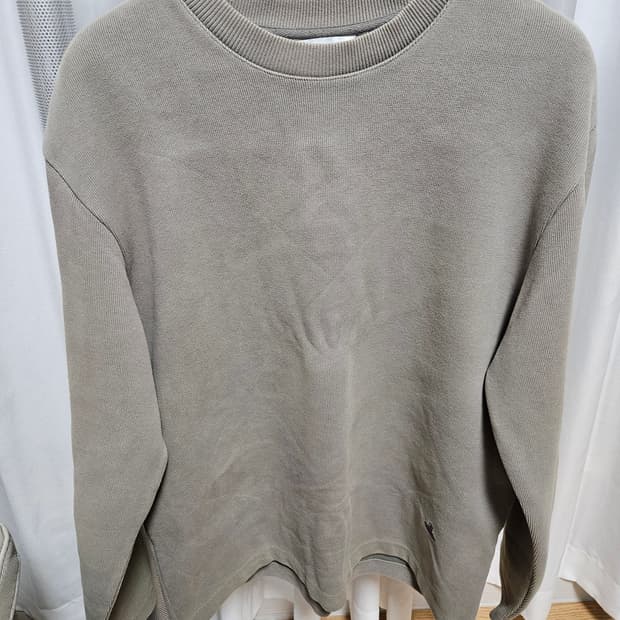 에피그램 사카리바 라운드넥 맨투맨 (100 사이즈)