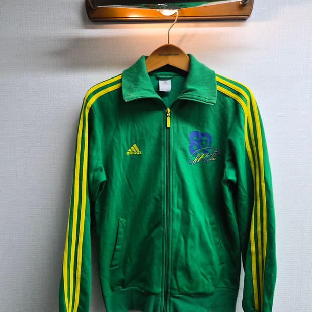 100) 아디다스 x KAKA 트랙탑 져지 팝니다