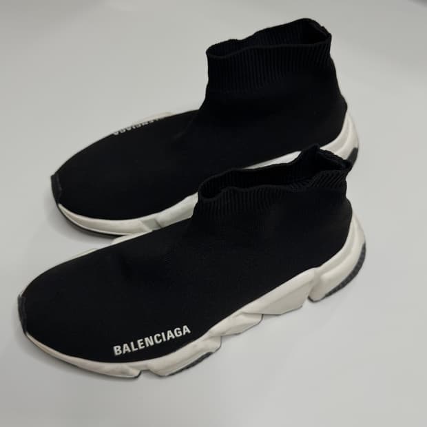 발렌시아가 스피드러너 블랙 35(230)