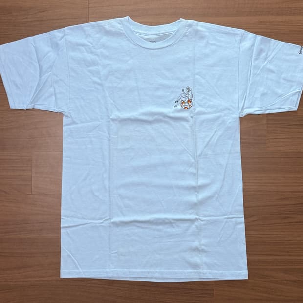 굿 월스 Her World 티셔츠