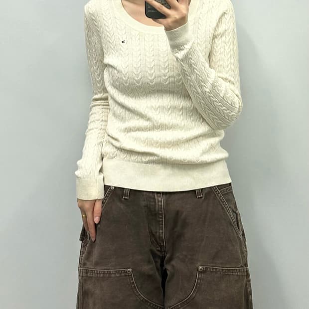 타미힐피거 화이트 꽈배기 니트