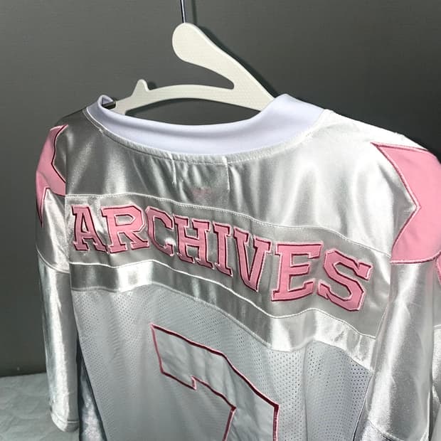 2000 Archives Football T (white-pink) 