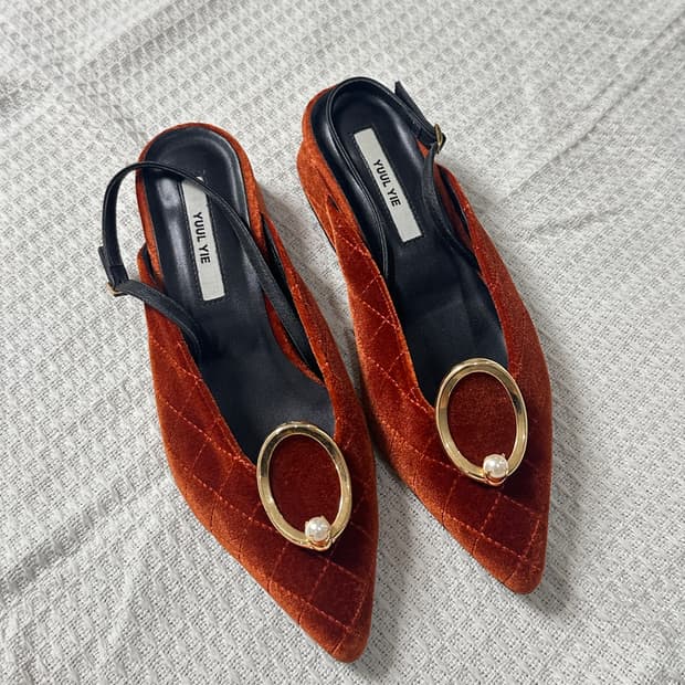 [Yuul yie] 율이에 벨벳 뮬 37사이즈