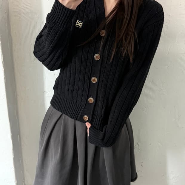 Satur 새터 파로 부클 가디건 블랙