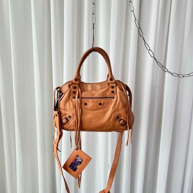 발렌시아가 모터백