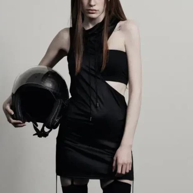 피아체 CUT OUT DRESS_BLACK