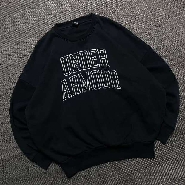 언더아머 빅로고 헤비웨이트 박시핏 크루넥 맨투맨y 5313