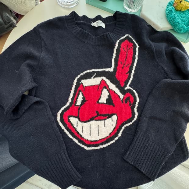 네이비 레드 인디언패턴 울 니트 스웨터