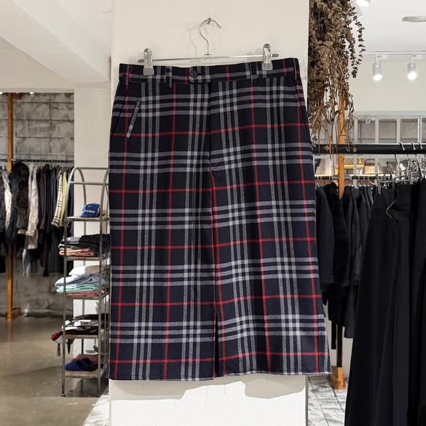 버버리 네이비 노바체크 울 미디 스커트