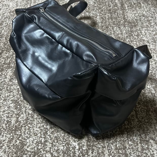 질샌더 레더 크로스백