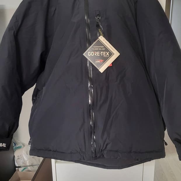 슈프림 고어텍스 700 23FW