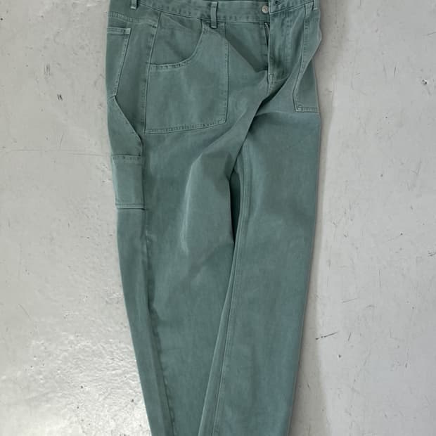 플라스틱 프로덕트 팬츠