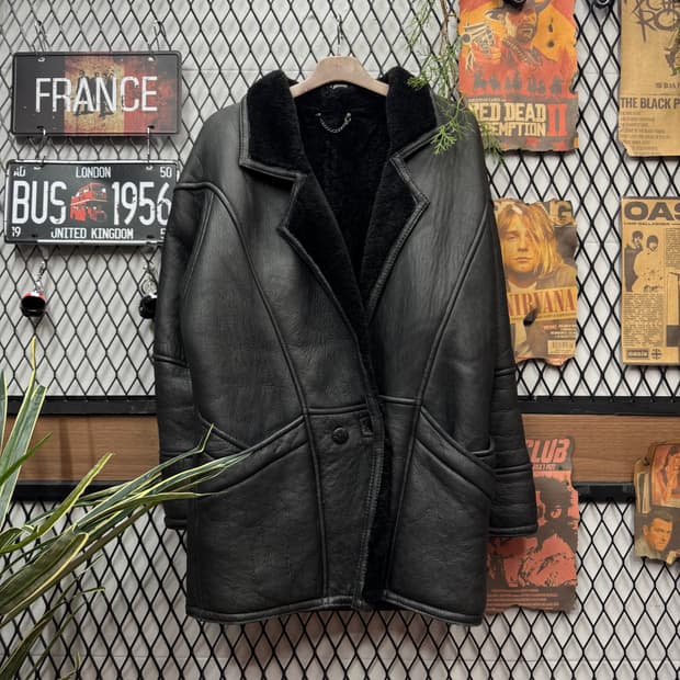 빈티지 퍼카라 롱 레더 코트 양가죽 전면 버튼 디테일 블랙