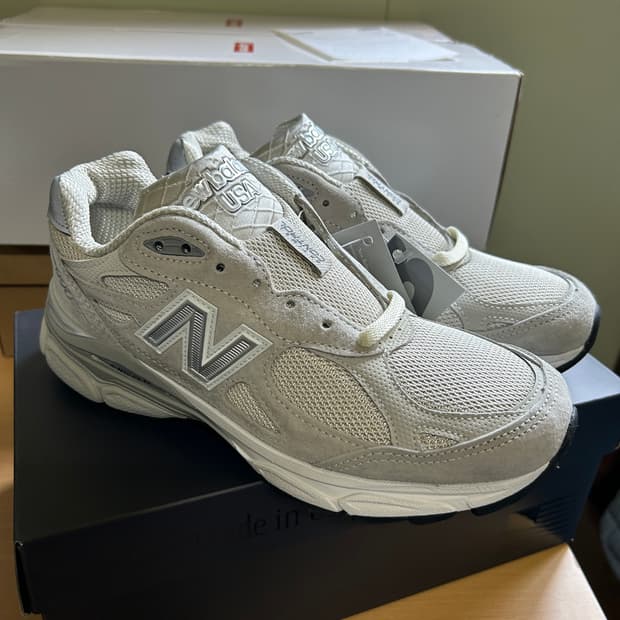 (새상품) KITH 뉴발란스 콜라보 990v3 240mm(us6)