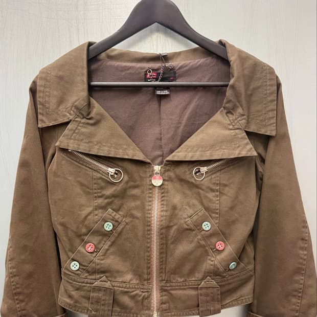 Diesel 디젤 단추 디테일 브라운 크롭 자켓