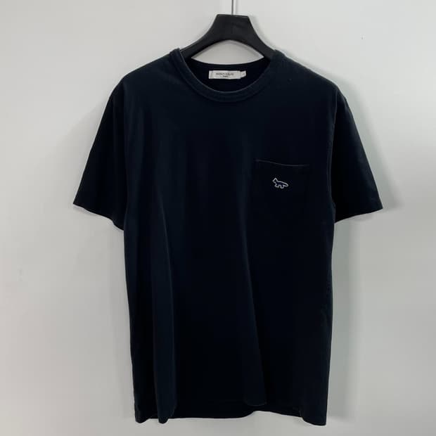 메종키츠네 포켓 블랙 반팔티  (on.1603)
