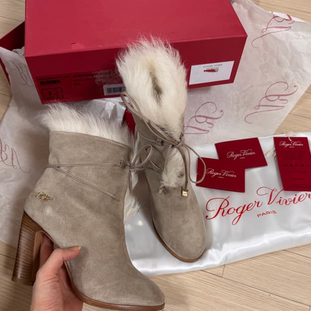 230 235 새상품 정품 로저비비에 천연 양털 리본 앵클부츠 구두