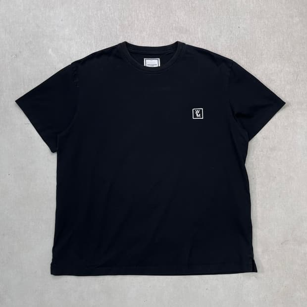 100 우영미 22FW 백로고 반팔 티셔츠