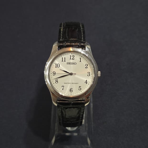 세이코 7N01-0EF0
쿼츠 시계 