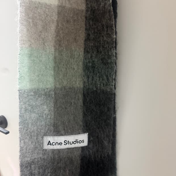 아크네 스튜디오 모헤어 체크 머플러 그린 그레이 블랙